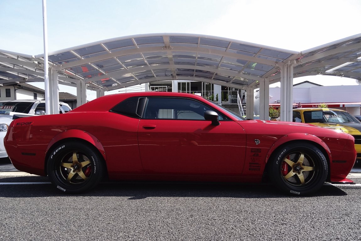 EDGE CUSTOMS Dodge Challenger M